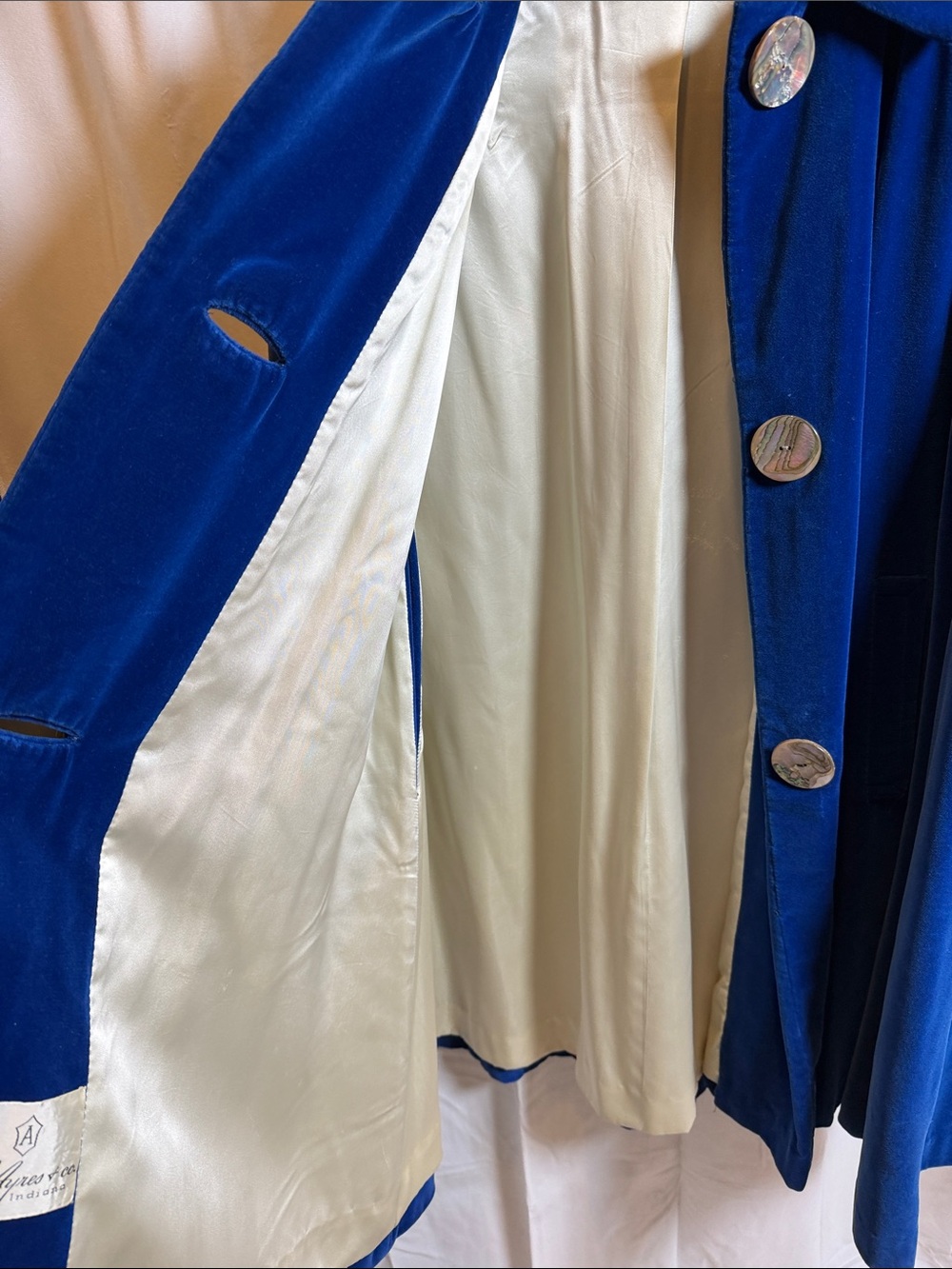 Vintage blue velvet capelet coat cape lined L.S. Ayres co Indiana - Picture 6 of 8